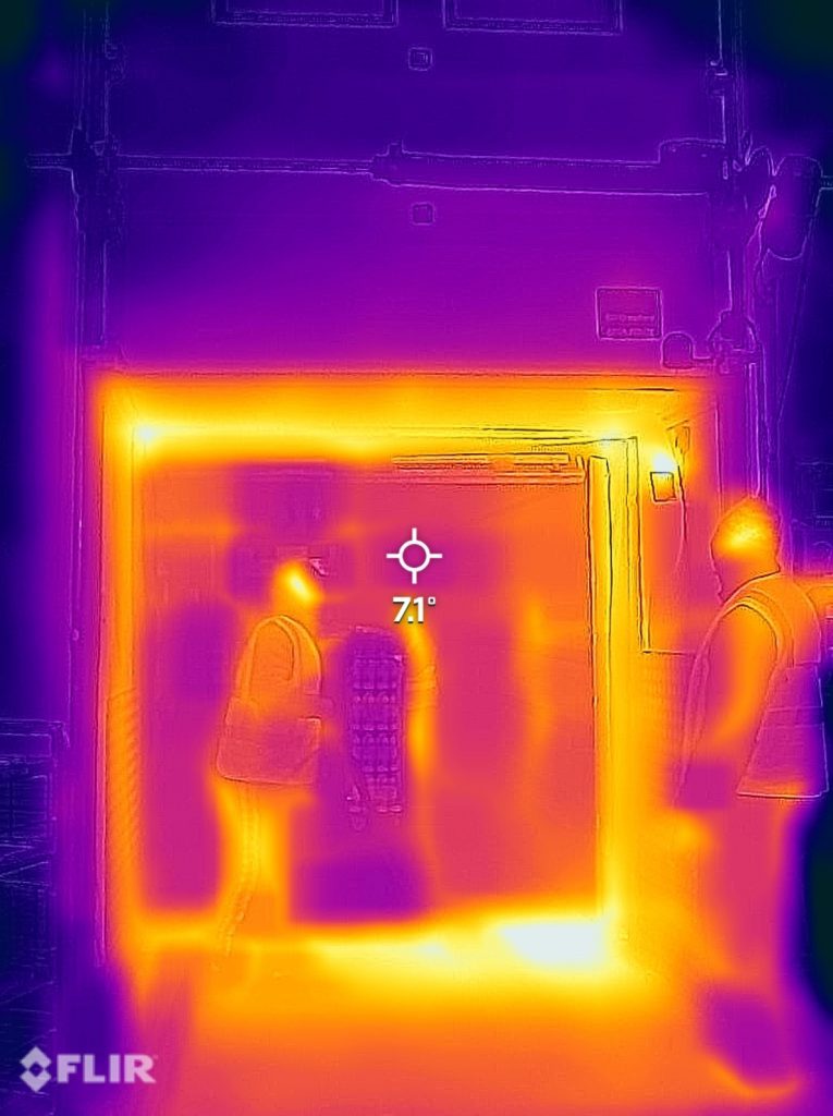Thermal image of dock entrance